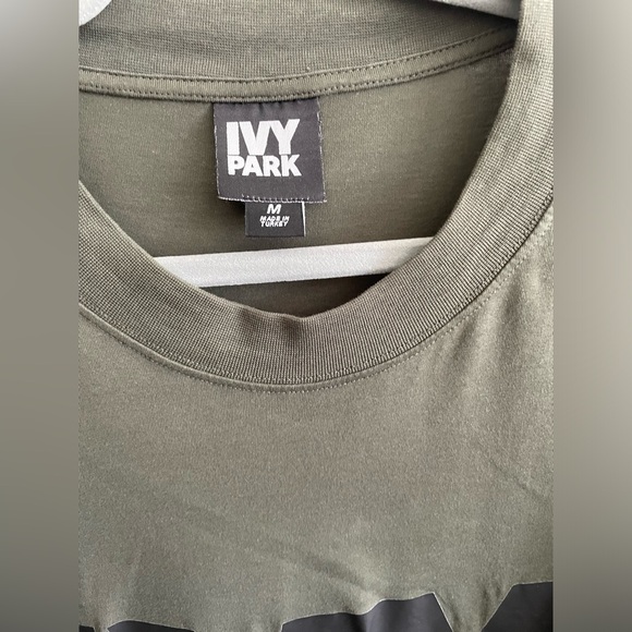Ivy Park boyfriend t shirt size medium - Picture 3 of 3